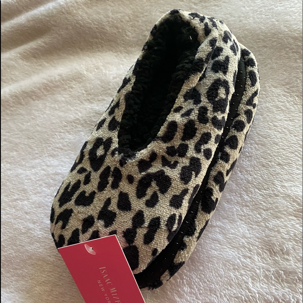 NWT ISAAC MIZRAHI SHOES Faux Fur Leopard Print Slippers Size Medium